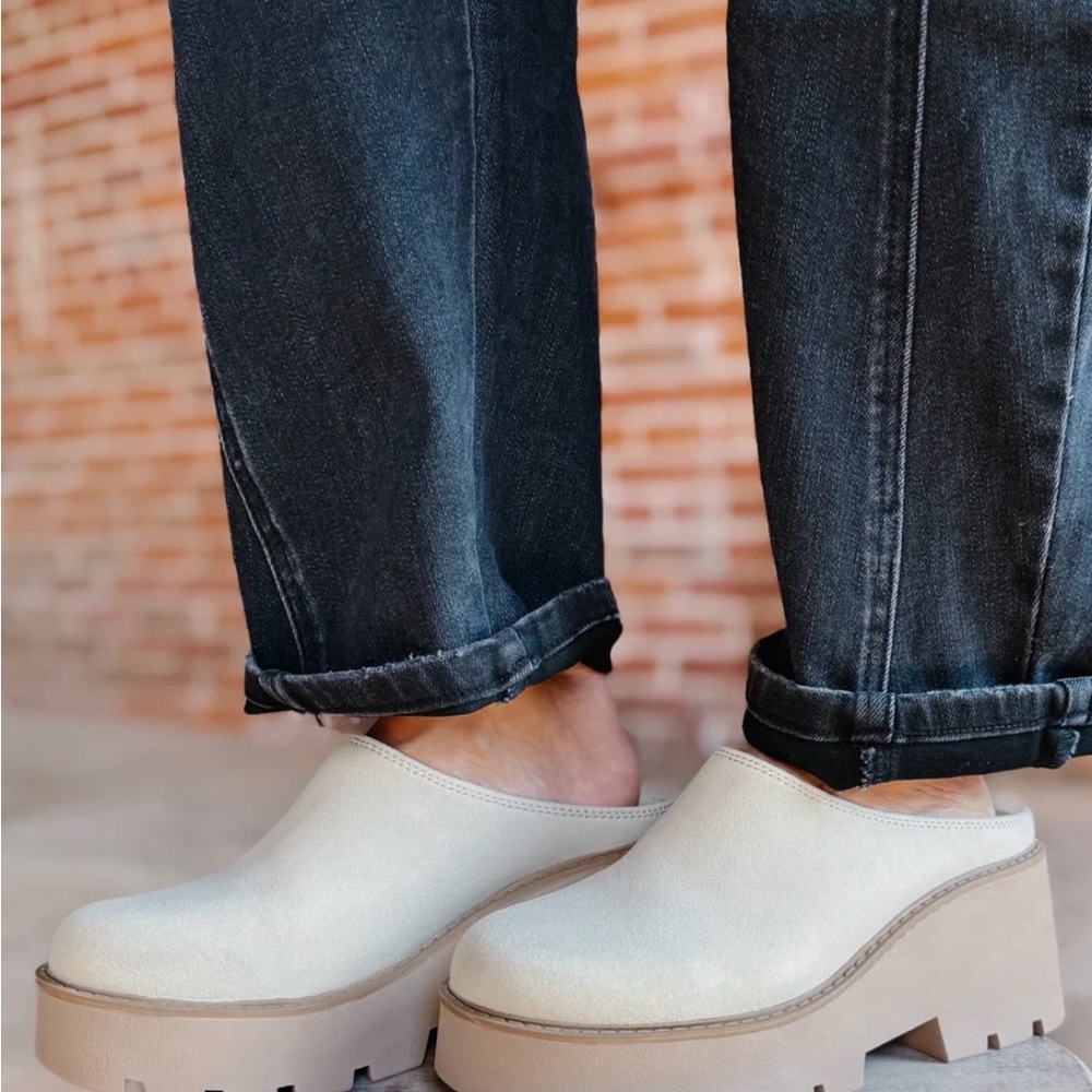 R Test Dirty Laundry Beige Mules